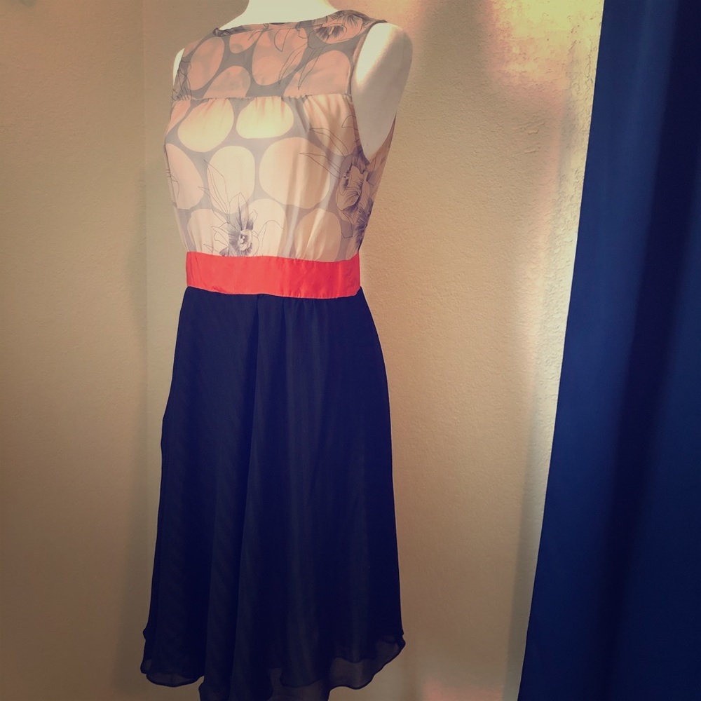 Vintage dress. Flowy, layered. Size M//8